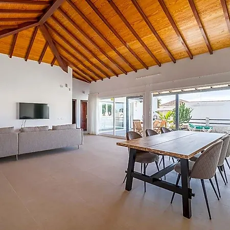 Hotel Lobos With Private Swimming Pool - Homeforguest *