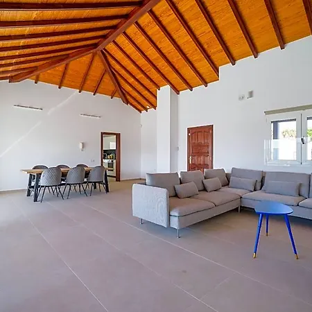 Lobos With Private Swimming Pool - Homeforguest Hotel Caleta de Fuste