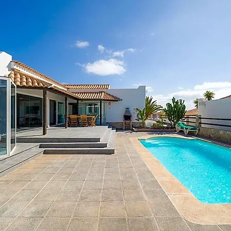 Lobos With Private Swimming Pool - Homeforguest *