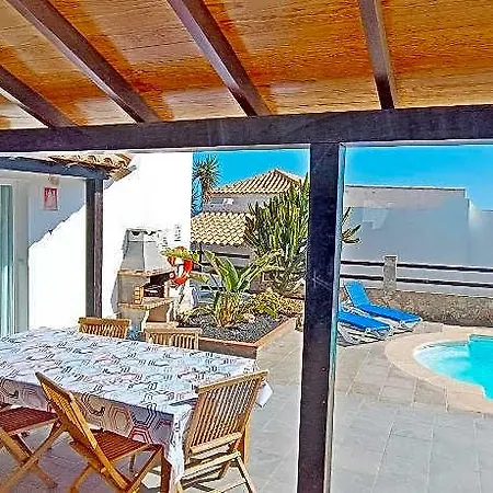 Lobos With Private Swimming Pool - Homeforguest