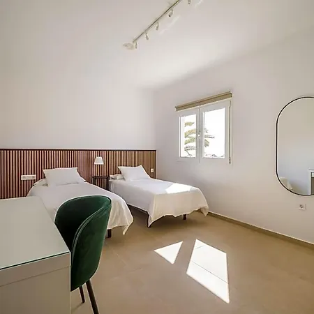 Lobos With Private Swimming Pool - Homeforguest *