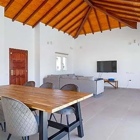 Lobos With Private Swimming Pool - Homeforguest