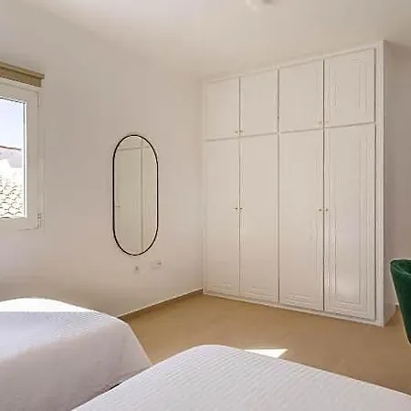 Hotel Lobos With Private Swimming Pool - Homeforguest *